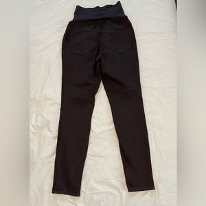 EUC Old Navy Maternity Skinny Jeans in Black Size 6